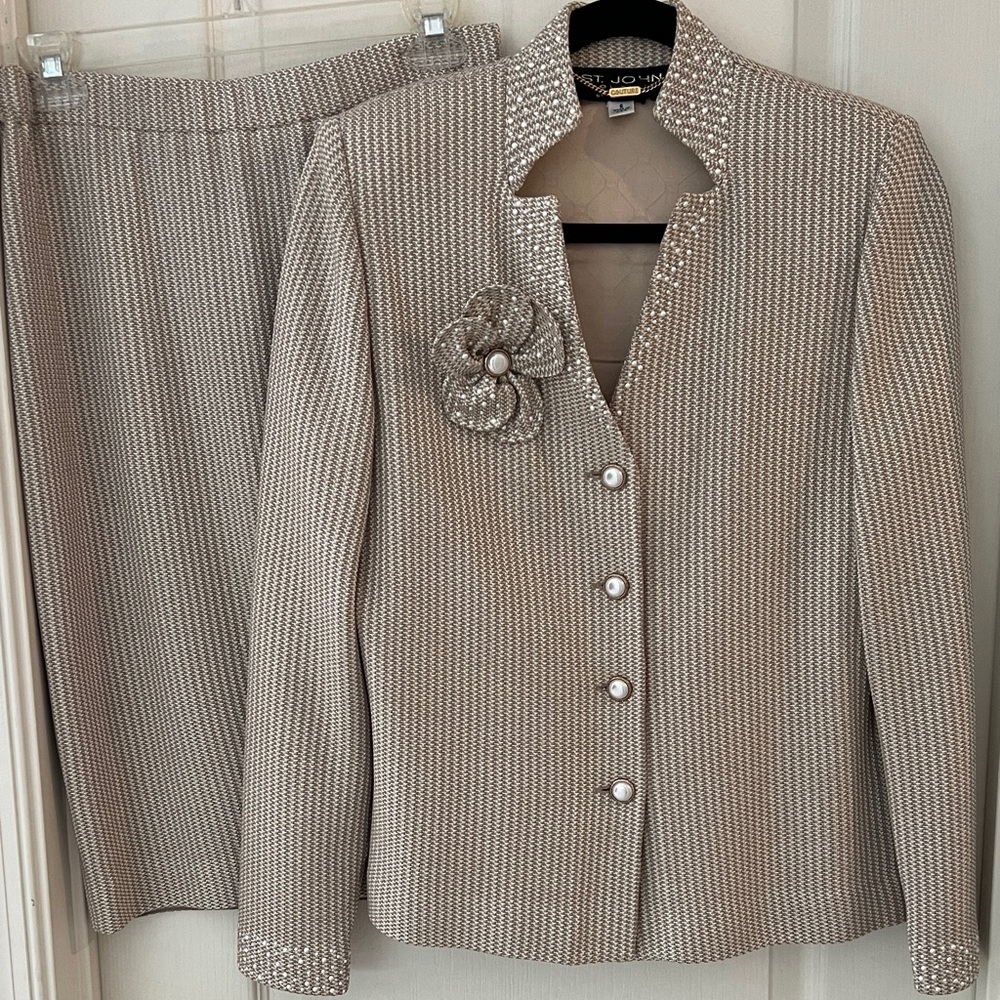 St. John Cream and Beige Tweed Skirt Set with Brooch - Picture 1 of 10